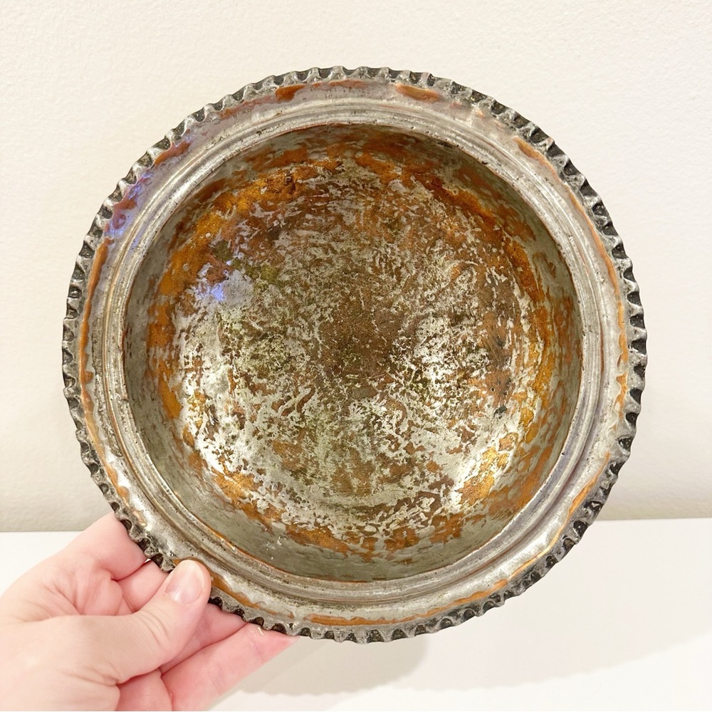 Vintage Textured Trinket Keys Catch All‎ Metal Bowl